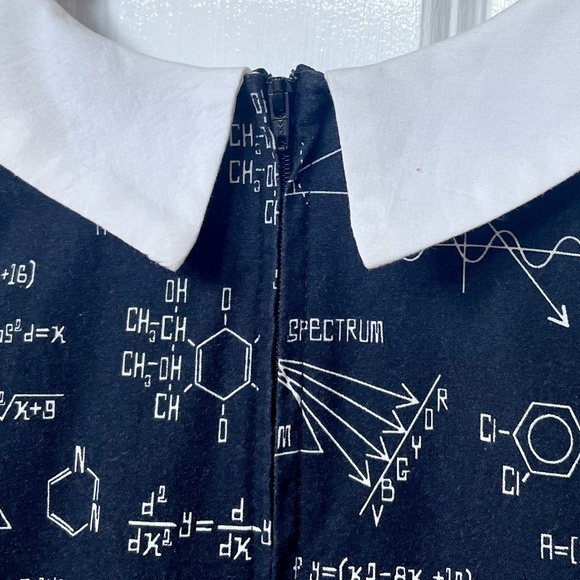 Retrolicious Equation Dress with Pockets | Women's Size XL - Picture 9 of 9